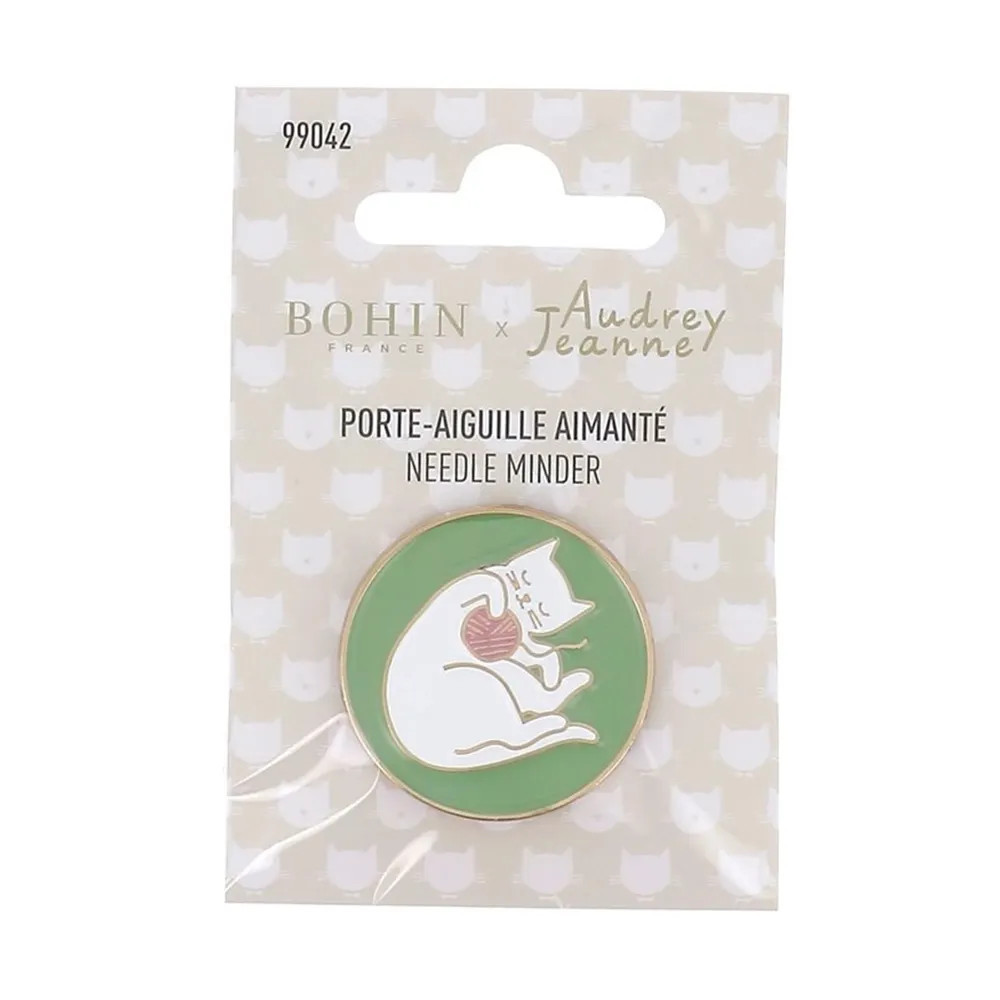 Needle Minder Green Cat Bohin