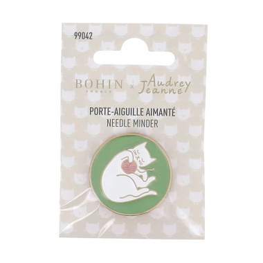 Needle Minder Green Cat Bohin