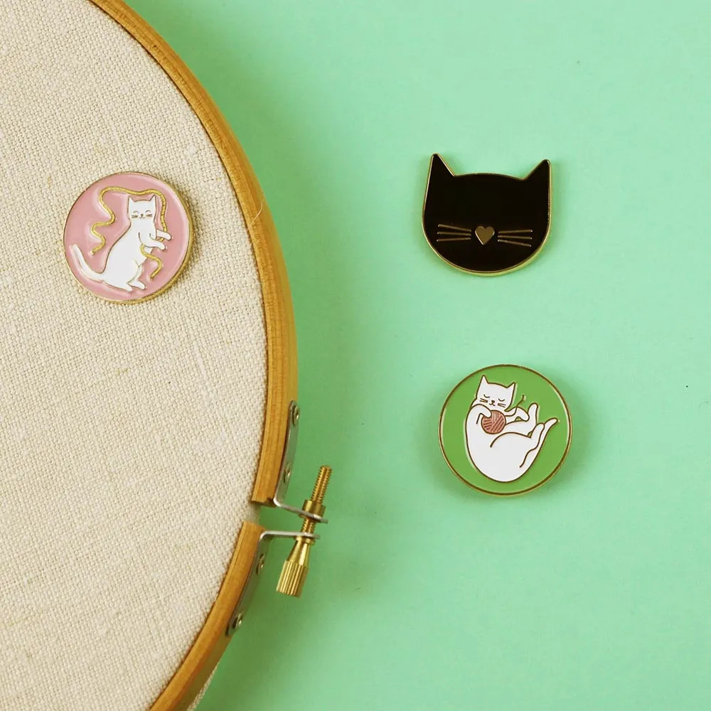 Needle Minder Green Cat Bohin