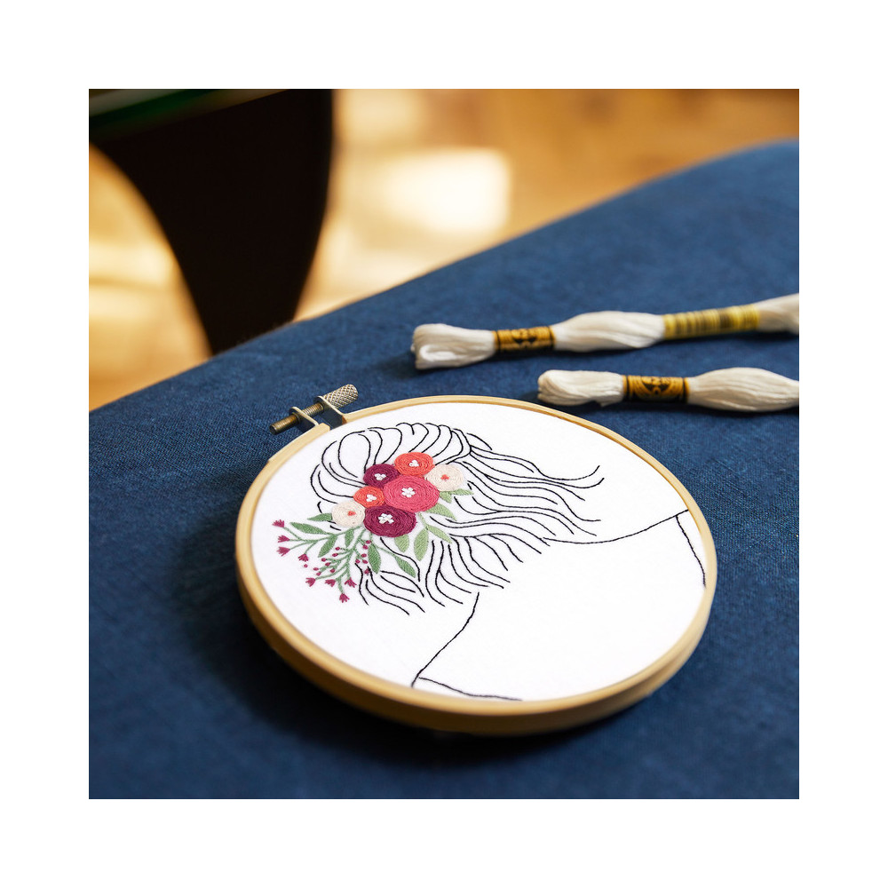 Kit broderie Coiffure florale DMC