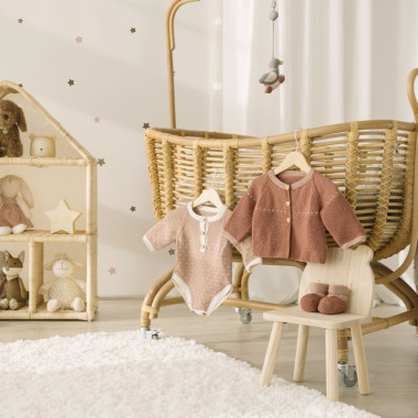Livre spécial tricot Baby 12 projets DMC