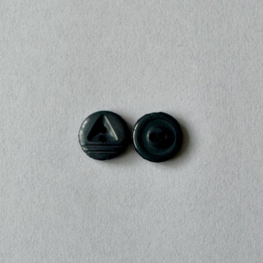 Bouton gris avec triangle 12 mm - Découvrez des centaines de modèles !