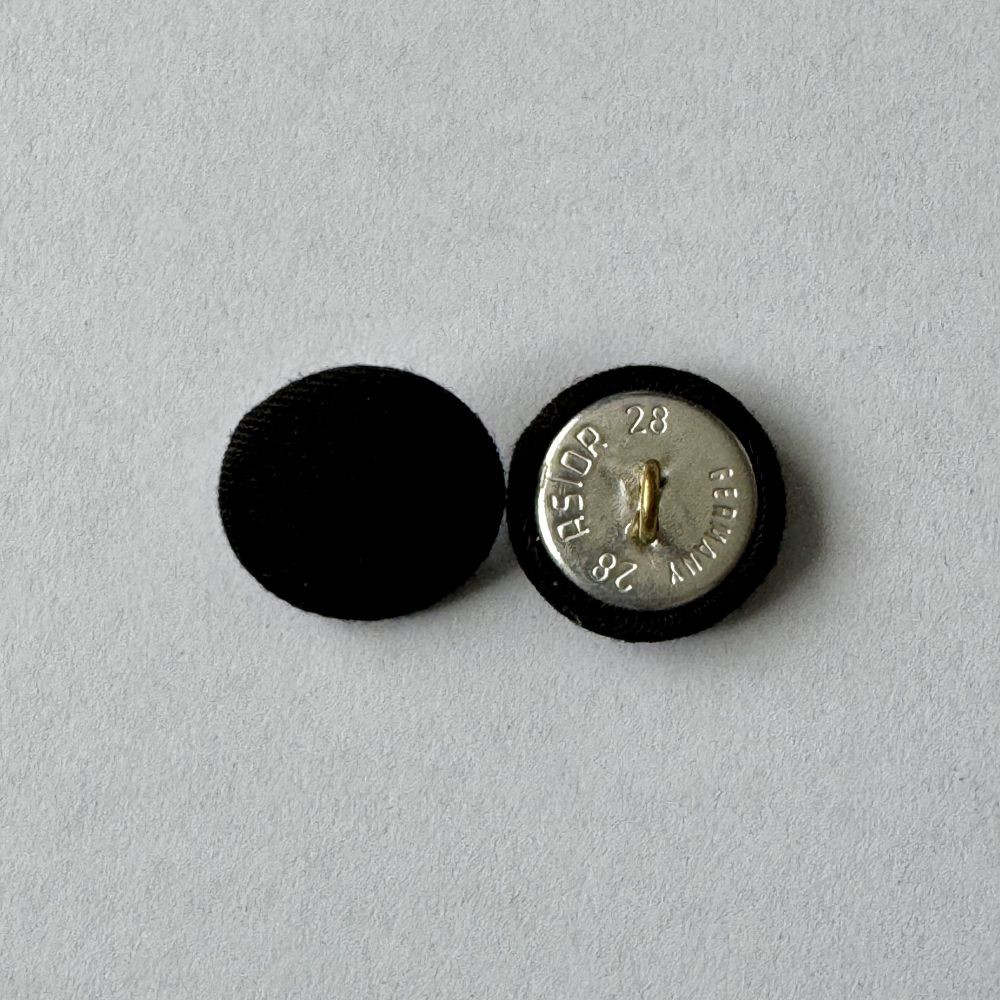 Bouton noir en tissu à queue 18 mm - Découvrez des centaines de modèles !