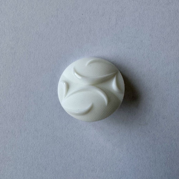 Bouton blanc à queue avec vaguelettes 30 mm - Découvrez des centaines de modèles !
