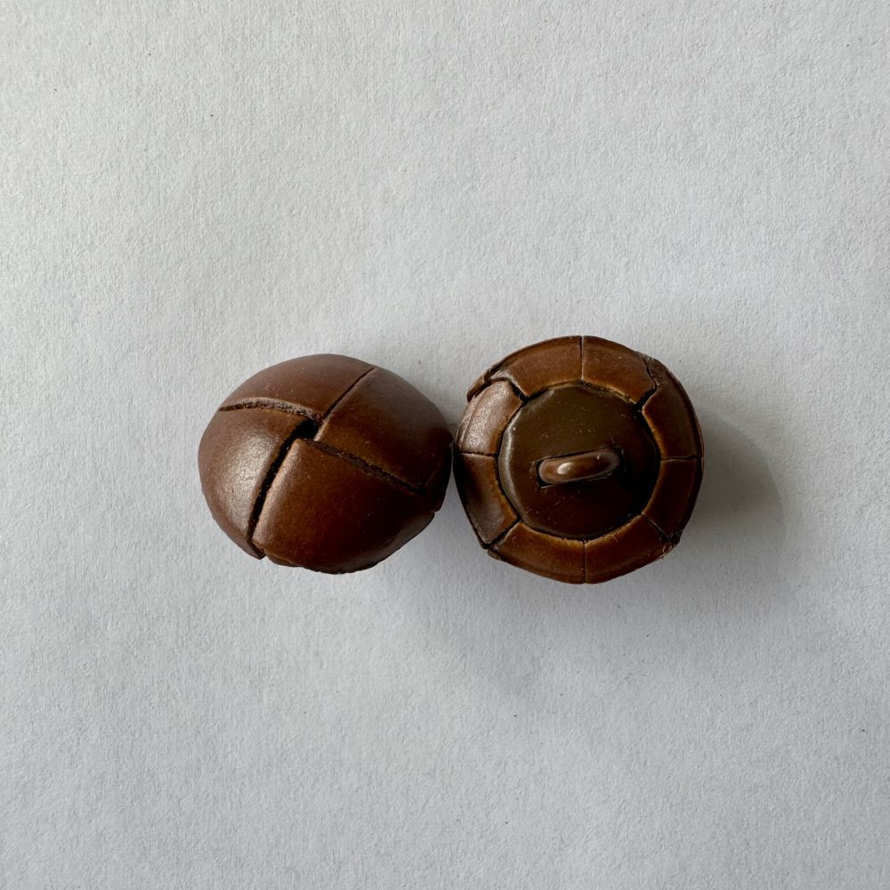 Bouton marron à queue effet cuir 22 mm - Découvrez des centaines de modèles !
