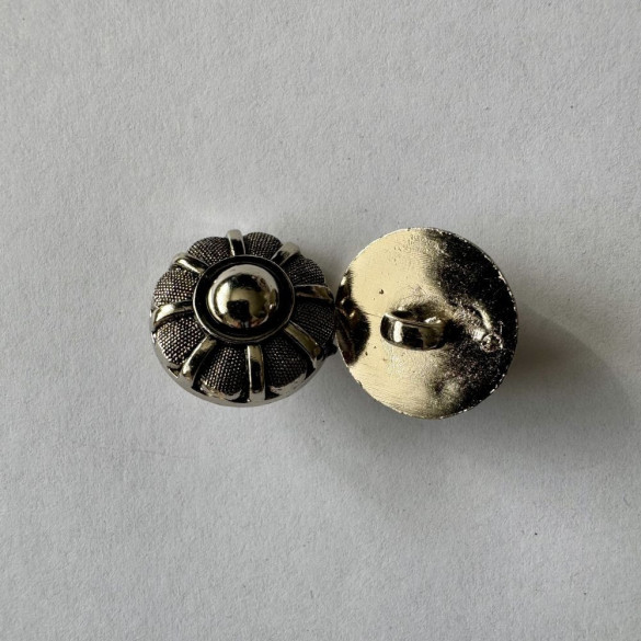 Bouton métallique gris en forme de fleur 22 mm - Découvrez des centaines de modèles !