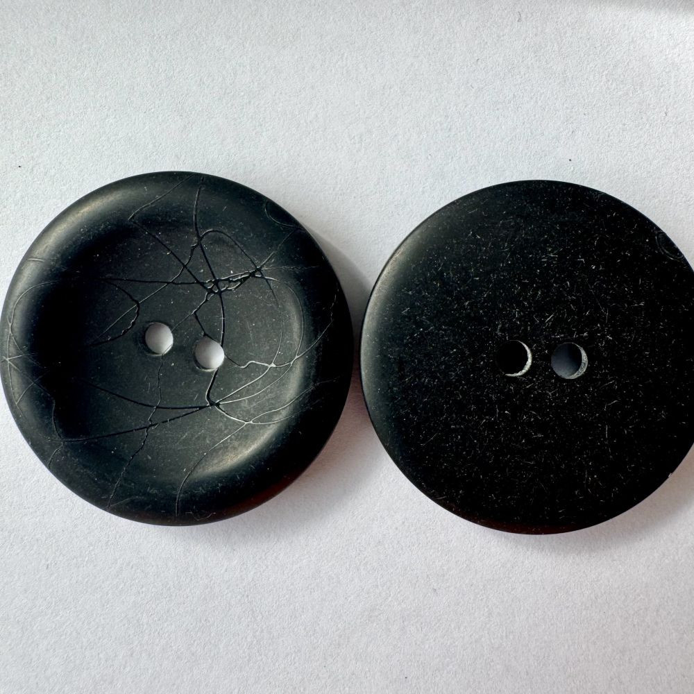Bouton noir 37 mm - Découvrez des centaines de modèles !