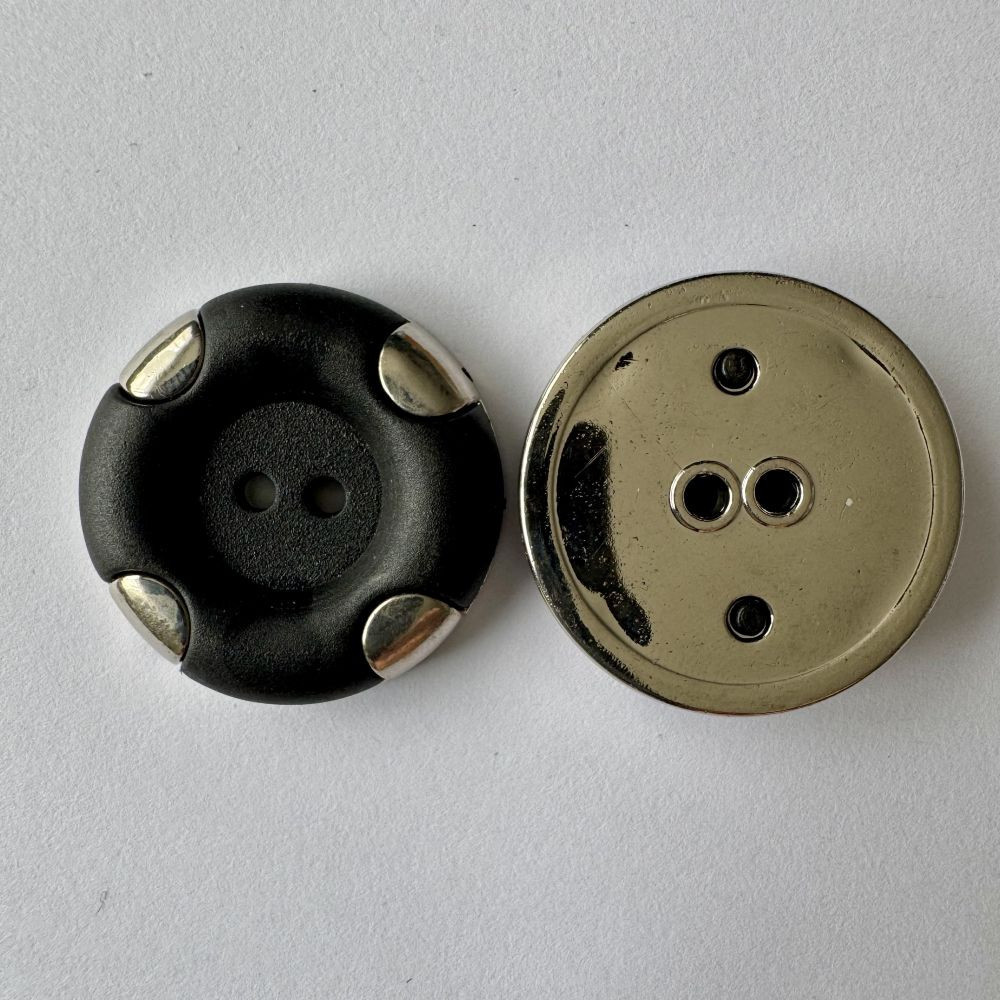 Bouton noir avec rebord métallique 30 mm - Découvrez des centaines de modèles !