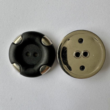 Bouton noir avec rebord métallique 30 mm - Découvrez des centaines de modèles !
