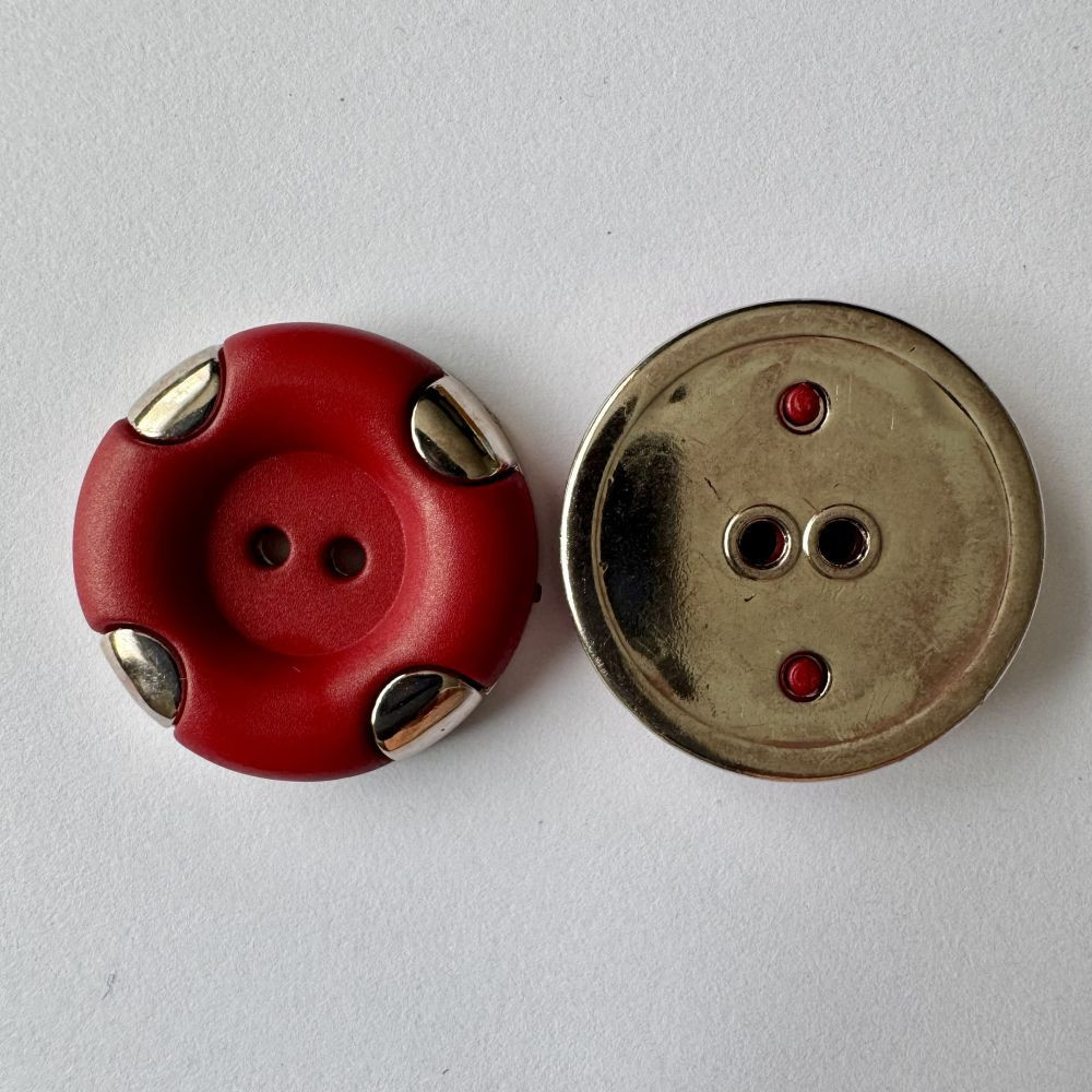 Bouton rouge avec rebord métallique 30 mm - Découvrez des centaines de modèles !