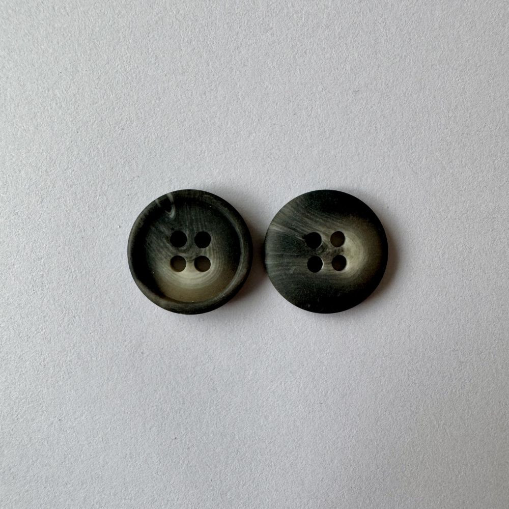 Bouton noir et blanc 18 mm - Découvrez des centaines de modèles !