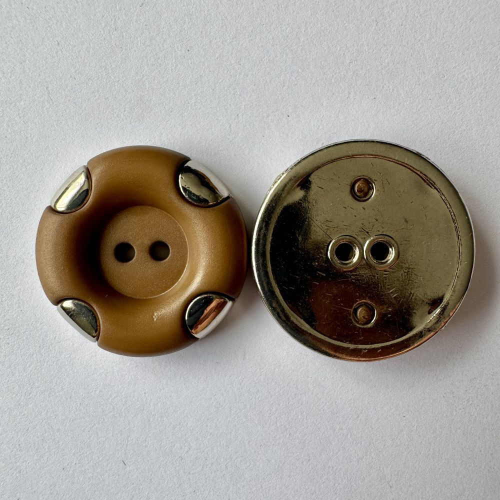 Bouton marron avec rebord métallique 30 mm - Découvrez des centaines de modèles !
