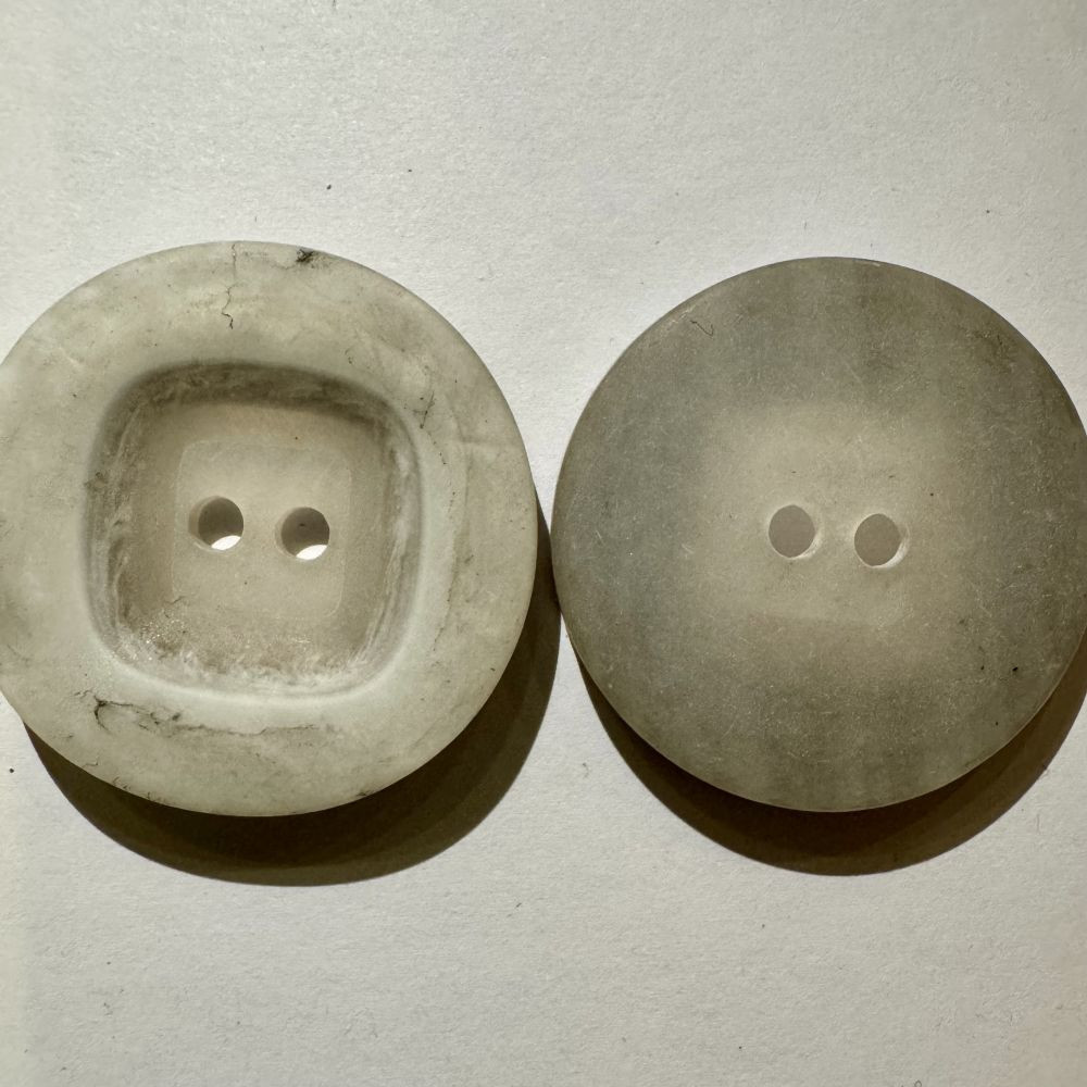 Bouton gris 37 mm - Découvrez des centaines de modèles !