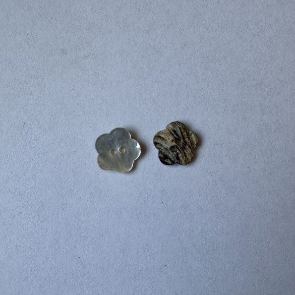 Bouton fleur blanche nacrée 12 mm - Découvrez des centaines de modèles !
