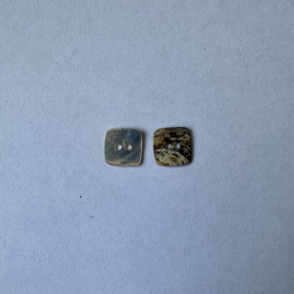 Bouton blanc carré nacré 10 mm - Découvrez des centaines de modèles !