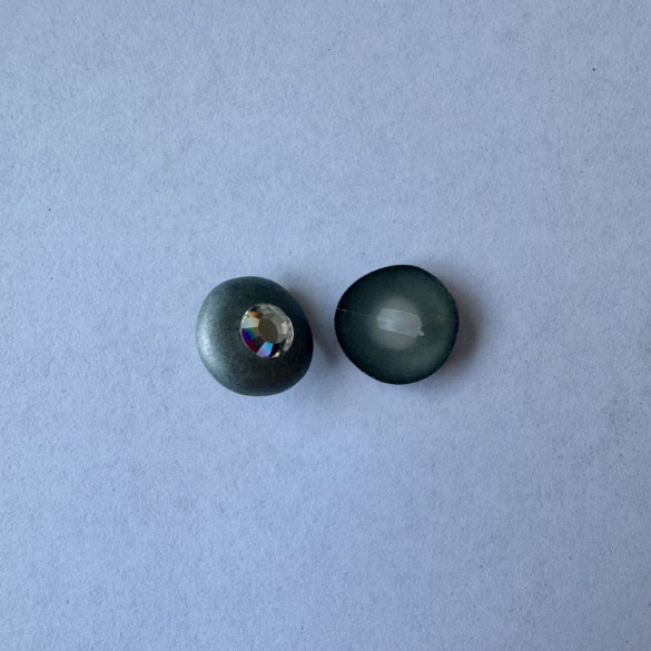 Bouton gris avec strass central 15 mm - Découvrez des centaines de modèles !
