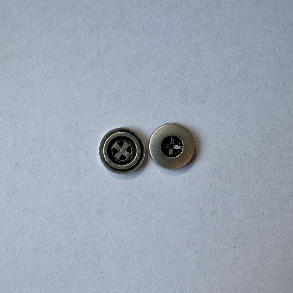 Bouton métallique gris 12 mm - Découvrez des centaines de modèles !