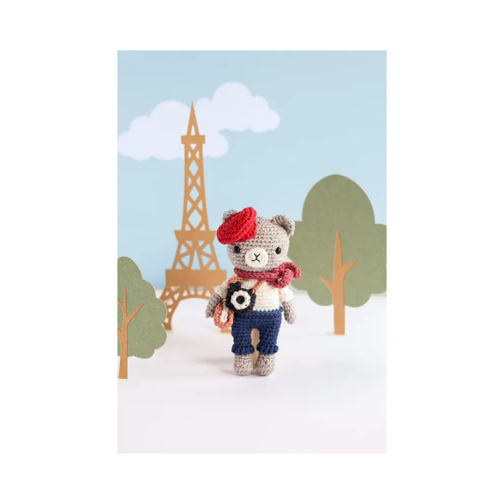 Poupées et amigurumis au crochet in Paris – Livre crochet avec 14 modèles élégants