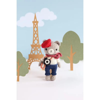 Poupées et amigurumis au crochet in Paris – Livre crochet avec 14 modèles élégants