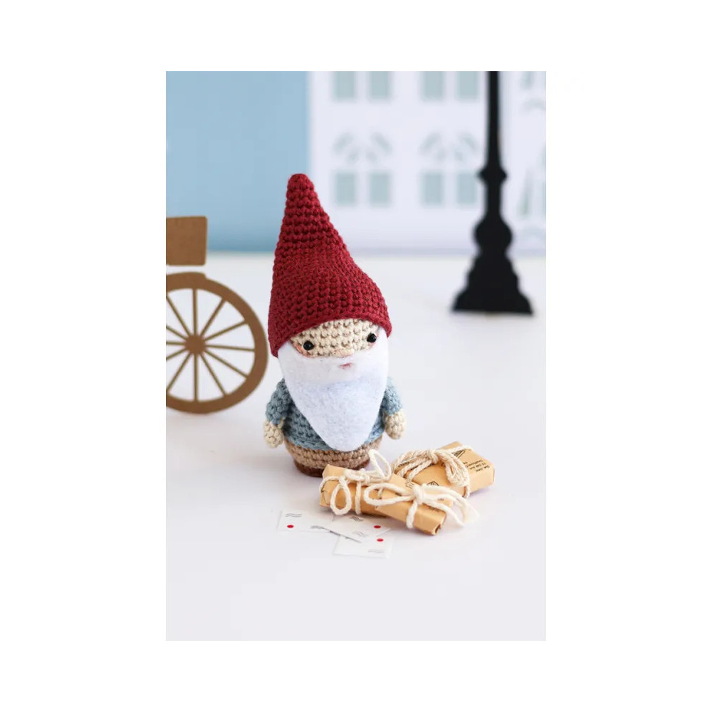 Poupées et amigurumis au crochet in Paris – Livre crochet avec 14 modèles élégants