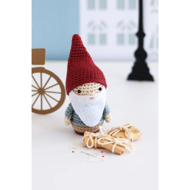 Poupées et amigurumis au crochet in Paris – Livre crochet avec 14 modèles élégants